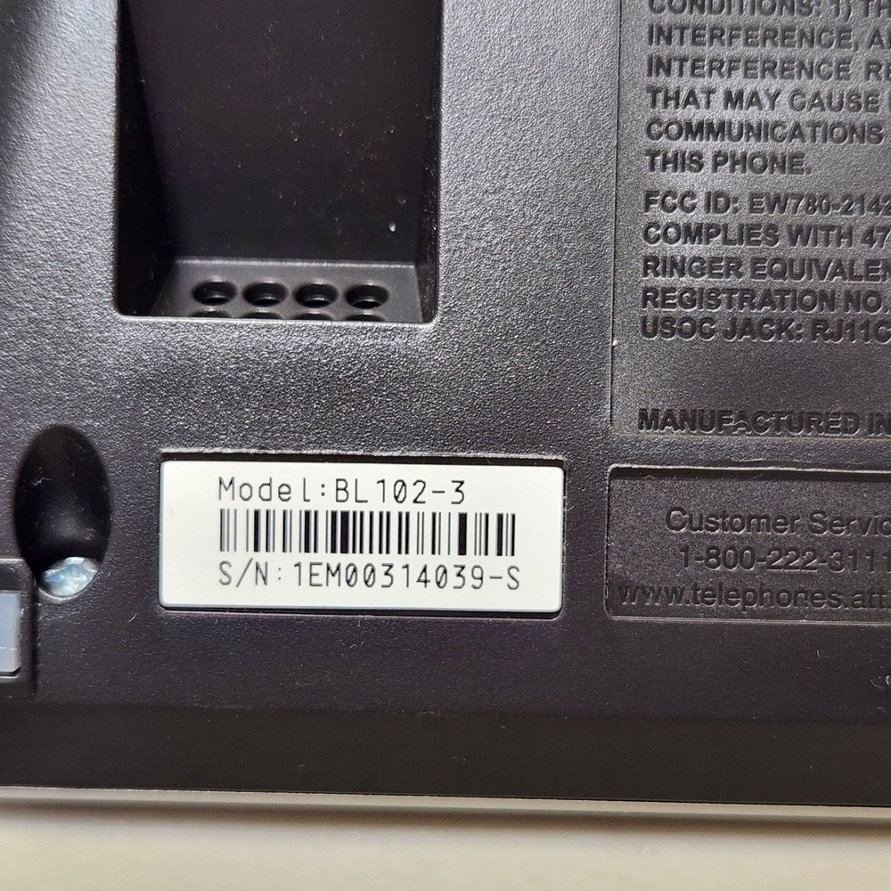 AT&T BL102-3 DECT 6.0 3-Handset Cordless Phone for Home with Answering Machine - Picture 3 of 5